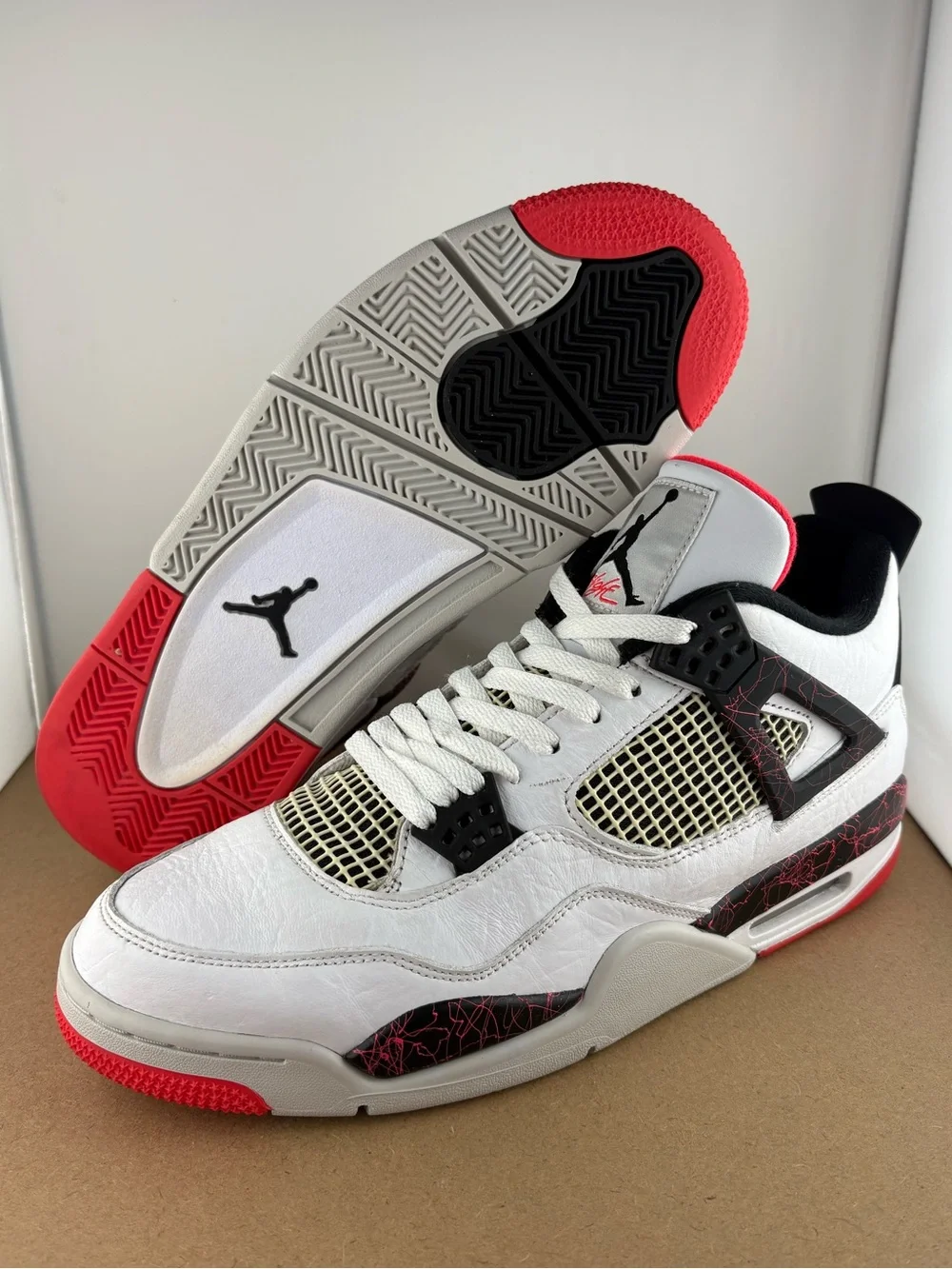 Nike Air Jordan 4 Retro Pale Citron 2019 White Black Red 308497-116 Size 12 (A5)